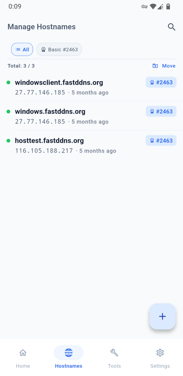 FastDDNS 應用程式的管理主機名畫面，列出三個主機名及其目前的 IP 位址和方案標籤