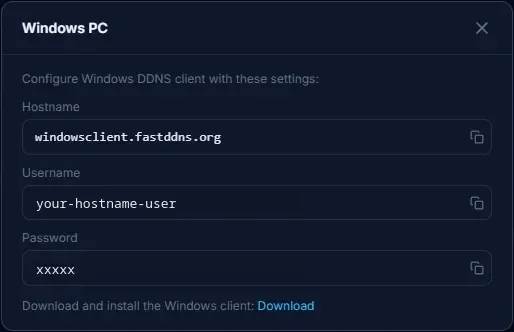 Panel de PC con Windows en la página del nombre de host de FastDDNS mostrando los campos de nombre de host, usuario y contraseña con un enlace para descargar el cliente