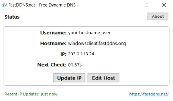 Ventana de estado del cliente FastDDNS para Windows mostrando el hostname, la dirección IP actual, una cuenta regresiva para la siguiente verificación y el botón Actualizar IP