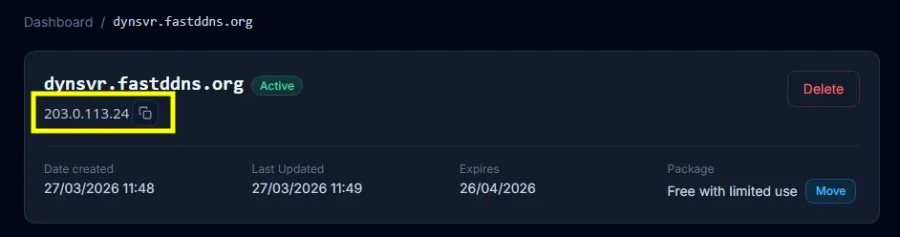 Kartu hostname FastDDNS ditandai Aktif dengan alamat IP publik saat ini ditandai di bawahnya